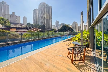 Studio para alugar com 28m², 1 quarto e sem vaga Studio para alugar com 28m², 1 quarto e sem vagaPiscina