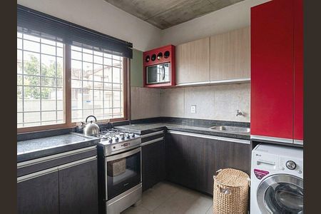 Cozinha de casa de condomínio para alugar com 2 quartos, 61m² em Jardim do Salso, Porto Alegre