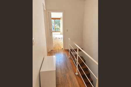 Corredor de casa de condomínio para alugar com 2 quartos, 61m² em Jardim do Salso, Porto Alegre