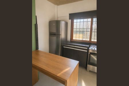 Cozinha de casa de condomínio para alugar com 2 quartos, 61m² em Jardim do Salso, Porto Alegre