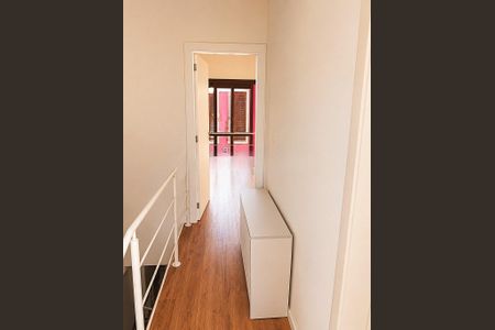 Corredor de casa de condomínio para alugar com 2 quartos, 61m² em Jardim do Salso, Porto Alegre