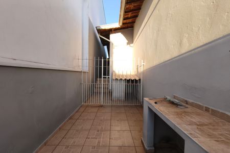 Corredor - Quintal de casa à venda com 3 quartos, 300m² em Jardim Nova Europa, Campinas