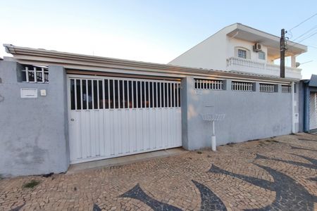 Fachada de casa à venda com 3 quartos, 300m² em Jardim Nova Europa, Campinas