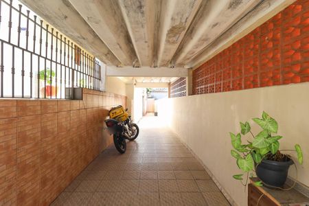 Área externa de casa à venda com 5 quartos, 338m² em Vila Mazzei, São Paulo
