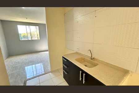 Cozinha/Área de serviço de apartamento para alugar com 2 quartos, 42m² em Vila Nova Bonsucesso, Guarulhos