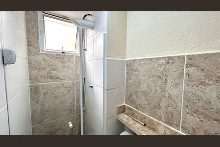 Banheiro de apartamento para alugar com 2 quartos, 42m² em Vila Nova Bonsucesso, Guarulhos