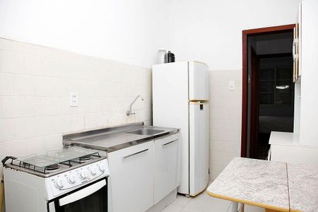Cozinha de apartamento à venda com 2 quartos, 80m² em Floresta, Porto Alegre