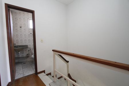 Casa para alugar com 120m², 3 quartos e 1 vagaEscada