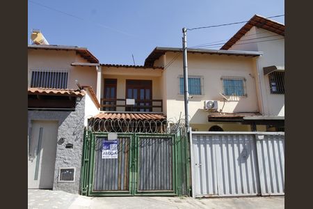 Fachada de casa para alugar com 3 quartos, 120m² em Alto Caiçaras, Belo Horizonte