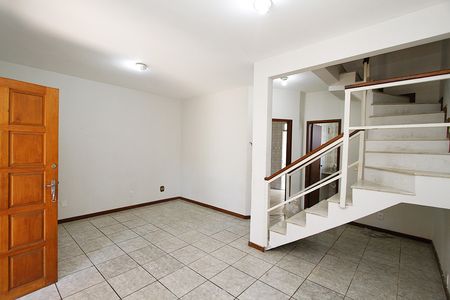 Sala de casa para alugar com 3 quartos, 120m² em Alto Caiçaras, Belo Horizonte