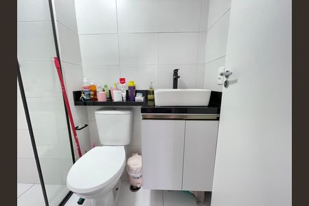 Banheiro de apartamento para alugar com 2 quartos, 32m² em Jardim Celeste, São Paulo