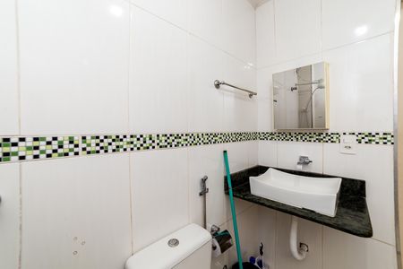Banheiro Social de apartamento para alugar com 3 quartos, 60m² em Santa Efigênia, Belo Horizonte