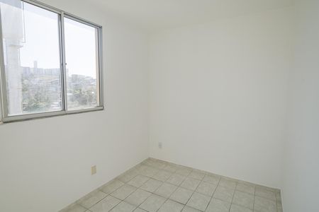 Quarto 1 de apartamento para alugar com 2 quartos, 45m² em Inhoaíba, Rio de Janeiro