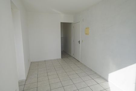 Sala de apartamento para alugar com 2 quartos, 45m² em Inhoaíba, Rio de Janeiro