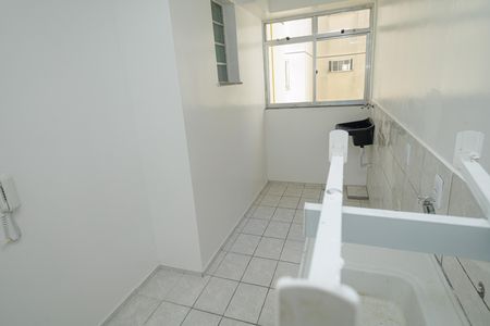 Cozinha de apartamento para alugar com 2 quartos, 45m² em Inhoaíba, Rio de Janeiro