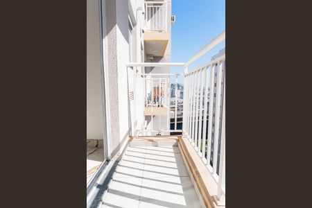 Apartamento para alugar com 48m², 2 quartos e 1 vaga Apartamento para alugar com 48m², 2 quartos e 1 vagaVaranda