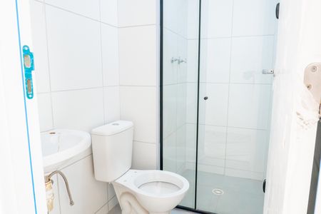 Banheiro de apartamento para alugar com 2 quartos, 48m² em Imperial de São Cristóvão, Rio de Janeiro