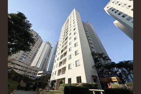 Fachada de apartamento para alugar com 2 quartos, 60m² em Vila Pita, São Paulo
