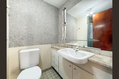 Banheiro  de apartamento para alugar com 2 quartos, 60m² em Vila Pita, São Paulo