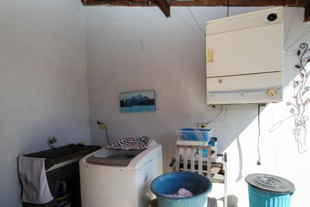 Lavanderia de casa para alugar com 3 quartos, 88m² em Jardim Nova Coimbra, Cotia