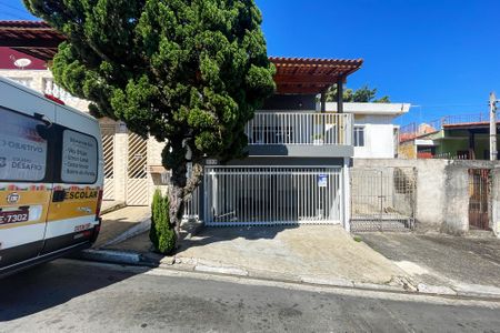 Casa para alugar com 88m², 3 quartos e 2 vagasFachada