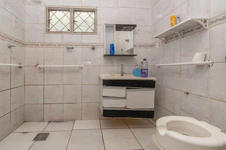 Banheiro  de casa para alugar com 3 quartos, 60m² em Vila Real, Hortolândia