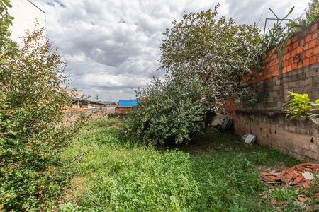 Casa para alugar com 60m², 3 quartos e 1 vaga Casa para alugar com 60m², 3 quartos e 1 vagaQuintal