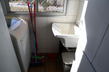 Área de Serviço de apartamento para alugar com 2 quartos, 70m² em Conjunto Fabiana, Goiânia