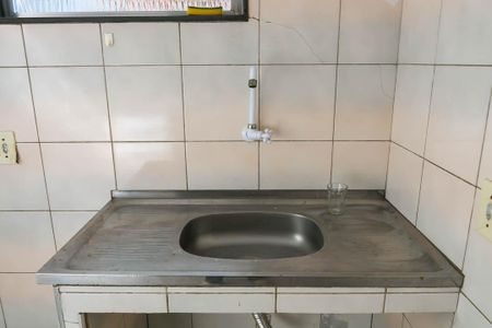 Cozinha de casa de condomínio para alugar com 1 quarto, 45m² em Bonsucesso, Rio de Janeiro