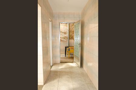 Corredor de casa de condomínio para alugar com 1 quarto, 45m² em Bonsucesso, Rio de Janeiro
