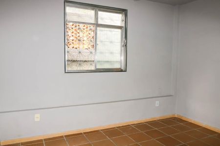 Sala de casa de condomínio para alugar com 1 quarto, 45m² em Bonsucesso, Rio de Janeiro