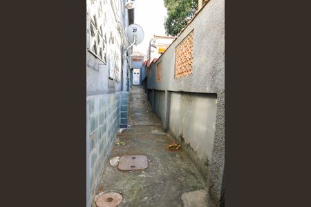 Entrada de casa de condomínio para alugar com 1 quarto, 45m² em Bonsucesso, Rio de Janeiro