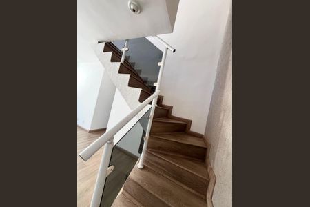 Apartamento para alugar com 76m², 3 quartos e 1 vagaEscada