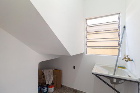Área de serviço de casa para alugar com 1 quarto, 30m² em Jardim Marilu, Carapicuíba