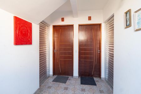 Hall de entrada de casa para alugar com 1 quarto, 30m² em Jardim Marilu, Carapicuíba