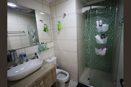 Banheiro de casa de condomínio à venda com 2 quartos, 112m² em Rio Pequeno, São Paulo