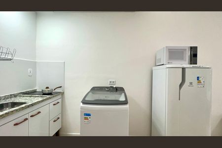 Área de serviço de apartamento para alugar com 1 quarto, 25m² em Pinheiros, São Paulo