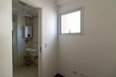 Apartamento à venda com 94m², 3 quartos e 2 vagas Apartamento à venda com 94m², 3 quartos e 2 vagasQuarto de Serviço