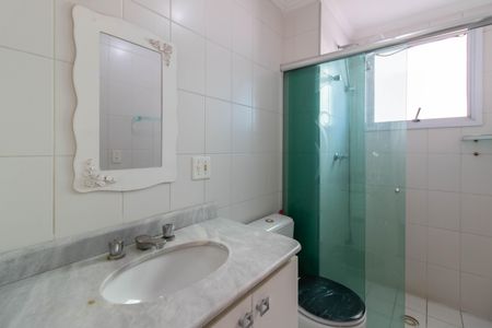 Banheiro de apartamento à venda com 3 quartos, 94m² em Jardim Zaira, Guarulhos