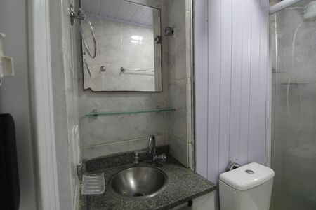 Banheiro de apartamento à venda com 2 quartos, 50m² em Barra Olímpica, Rio de Janeiro