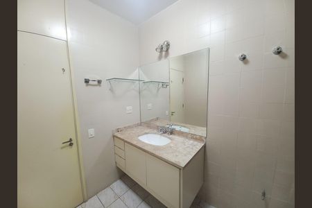 Apartamento à venda com 176m², 3 quartos e 1 vaga Apartamento à venda com 176m², 3 quartos e 1 vagaBanheiro 2