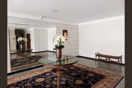 Apartamento à venda com 176m², 3 quartos e 1 vaga Apartamento à venda com 176m², 3 quartos e 1 vagaHall social