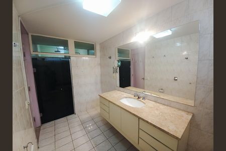 Apartamento à venda com 176m², 3 quartos e 1 vaga Apartamento à venda com 176m², 3 quartos e 1 vagaBanheiro 1