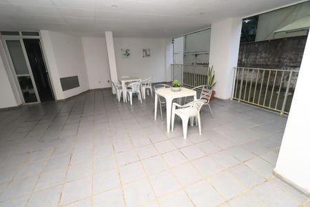 Área comum de apartamento para alugar com 1 quarto, 80m² em Costa Azul, Salvador