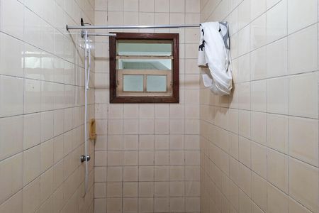 Casa de condomínio para alugar com 470m², 5 quartos e 2 vagas Casa de condomínio para alugar com 470m², 5 quartos e 2 vagasBanheiro de serviço