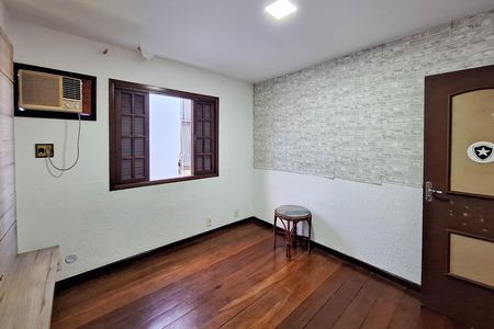 Casa de condomínio para alugar com 470m², 5 quartos e 2 vagas Casa de condomínio para alugar com 470m², 5 quartos e 2 vagasQuarto 1