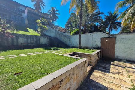 Quintal de casa de condomínio à venda com 4 quartos, 390m² em Badu, Niterói