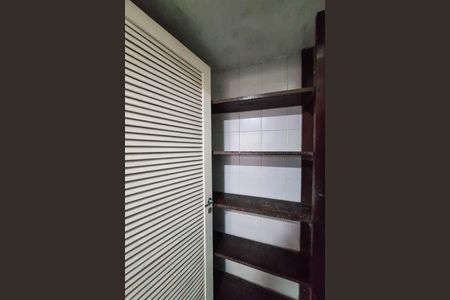 Cozinha de casa de condomínio à venda com 4 quartos, 390m² em Badu, Niterói