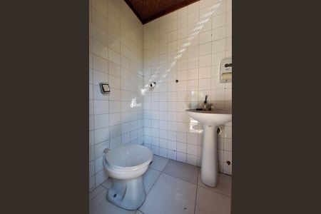 Casa de condomínio para alugar com 470m², 5 quartos e 2 vagas Casa de condomínio para alugar com 470m², 5 quartos e 2 vagasBanheiro 2