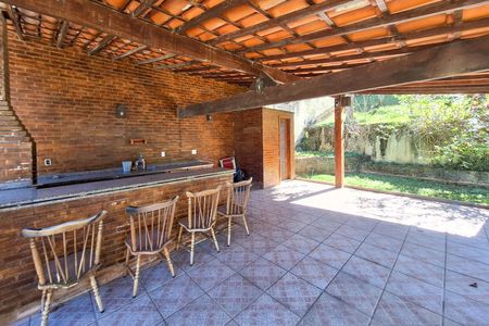 Casa de condomínio para alugar com 470m², 5 quartos e 2 vagas Casa de condomínio para alugar com 470m², 5 quartos e 2 vagasQuintal
